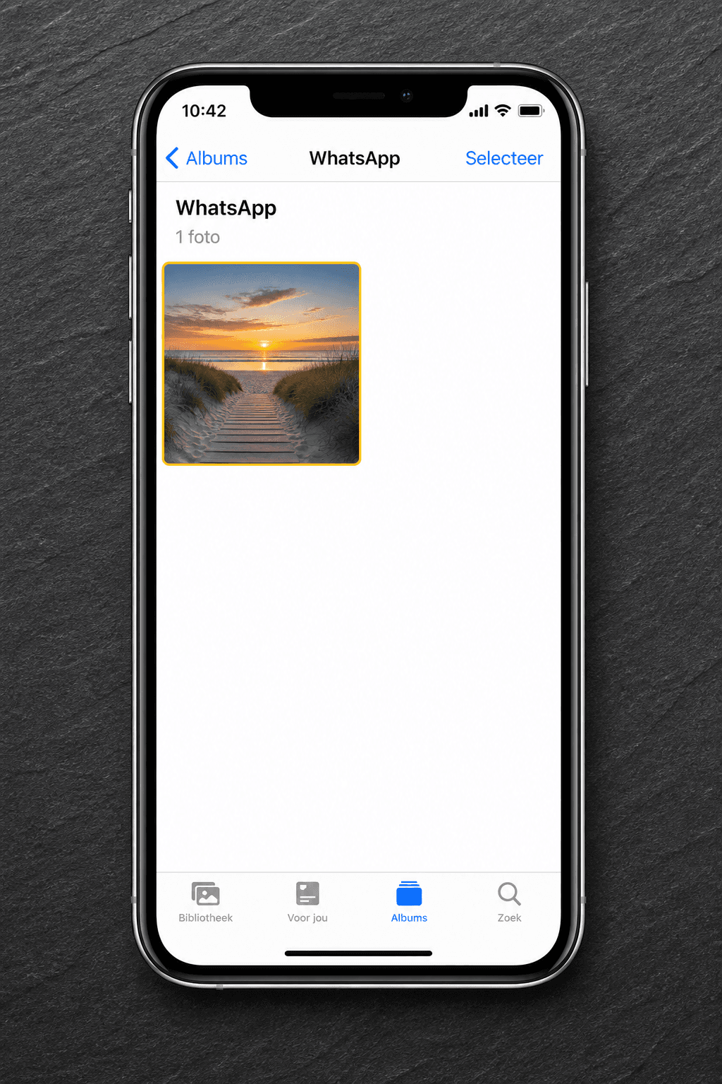 Foto's-app met markering om de opgeslagen WhatsApp-foto